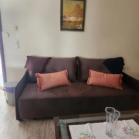 Cozy In Apartment Nea Kios