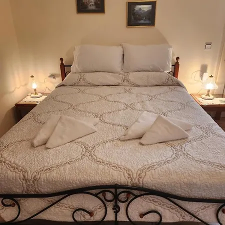Cozy In Apartment Nea Kios